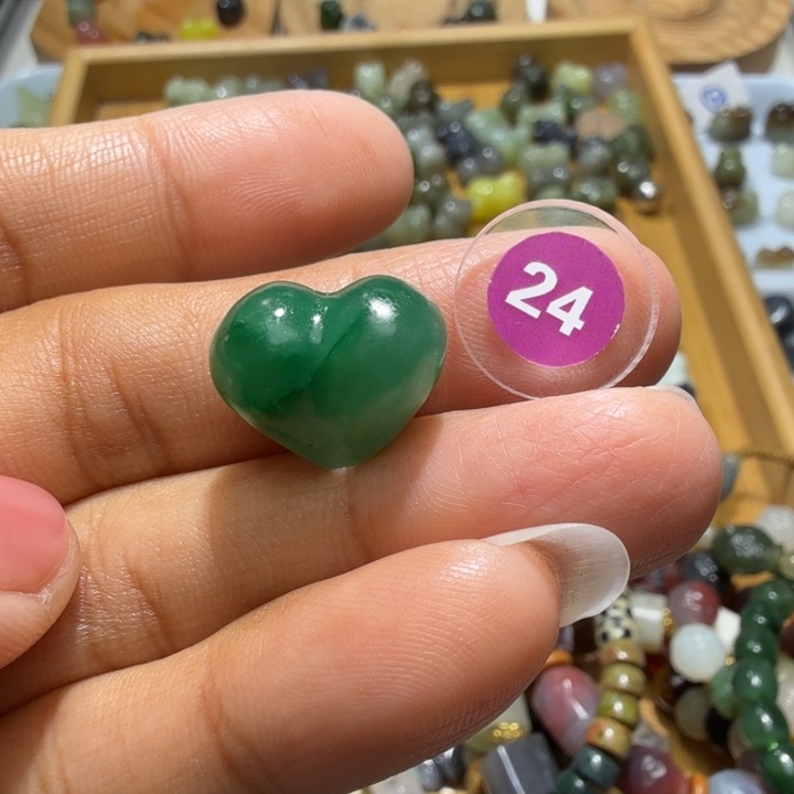 和田玉未镶嵌珠宝奇石