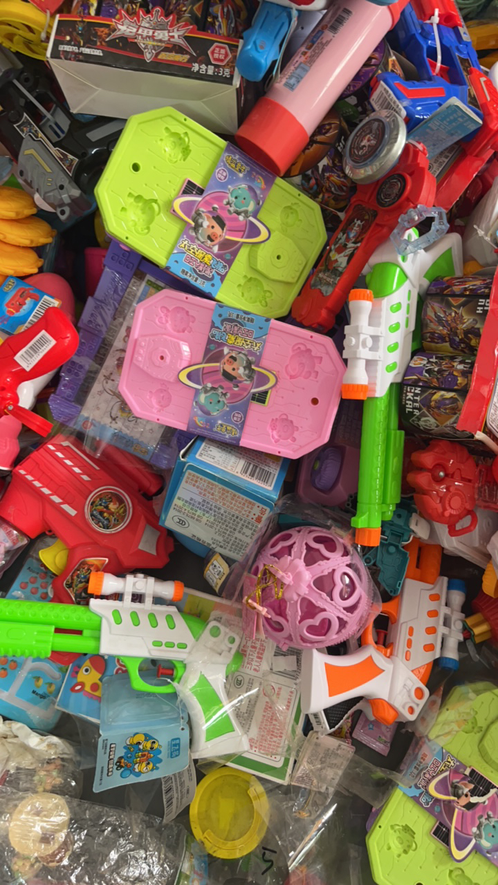 商超下架库存微瑕玩具，介意勿拍，不退不换。有糖果拿掉。