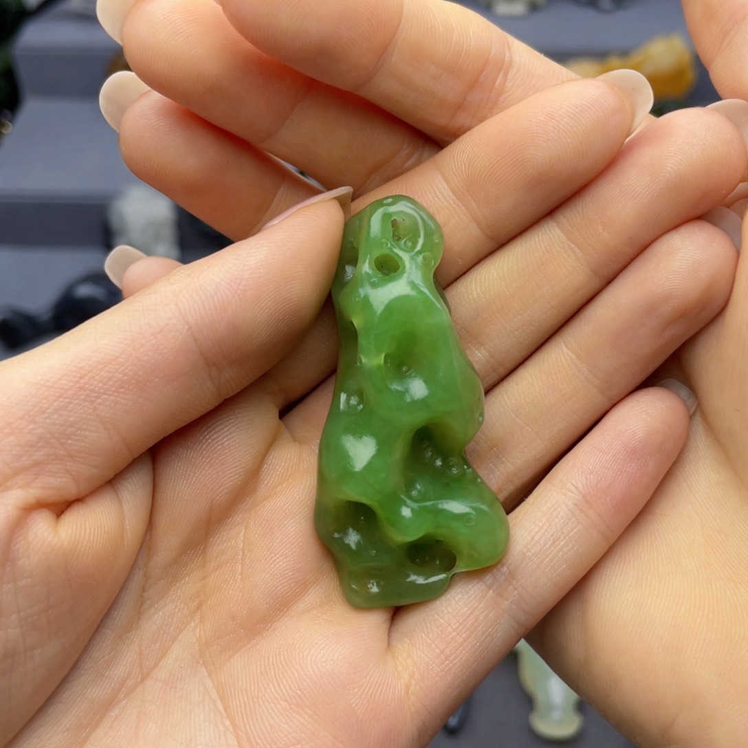 二***啊和田玉未镶嵌颈饰