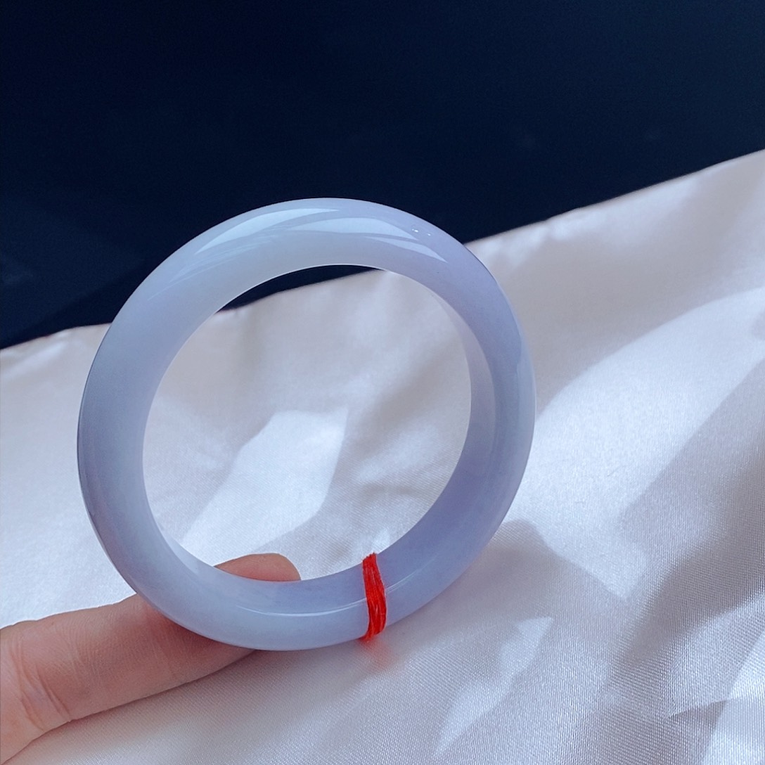 翡翠手镯未镶嵌翡翠