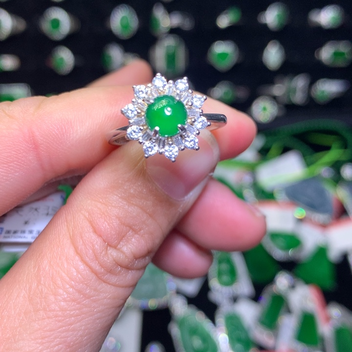 【闪购商品】翡翠吊坠(不含链)银S925镶嵌天然翡翠