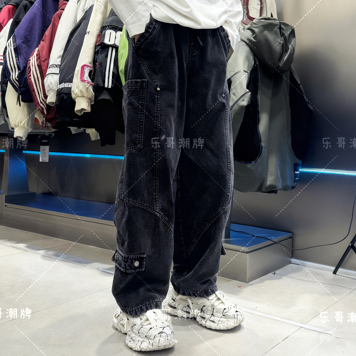 冬季加绒弯刀工装阔腿裤 重工洗水牛仔男女百搭牛仔裤7320/B13