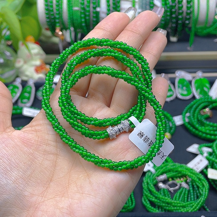 翡翠颈饰未镶嵌水****敏麻花项链