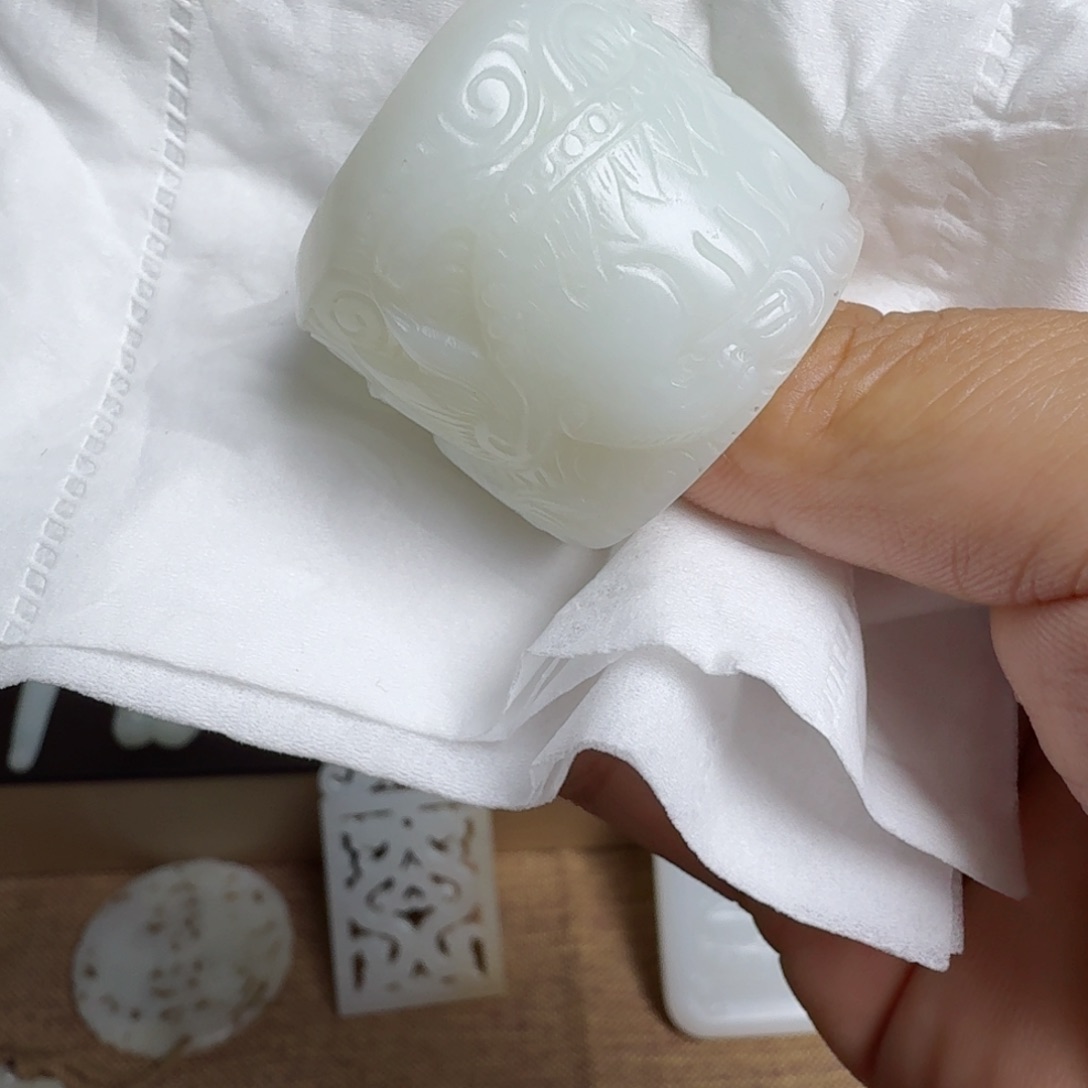 和田玉挂件未镶嵌魔****师