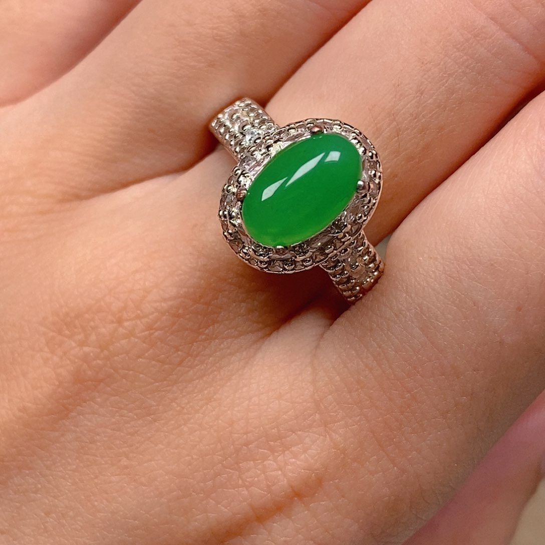 翡翠戒指未镶嵌阳绿蛋面