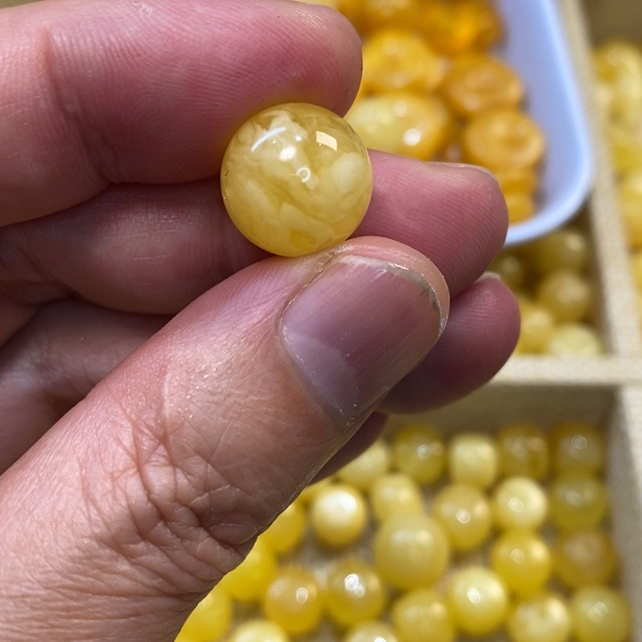 未镶嵌琥珀裸石B***玖