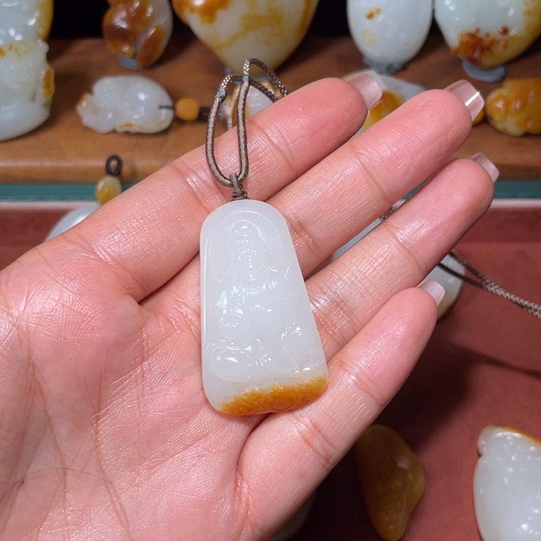 颈饰未镶嵌和田玉