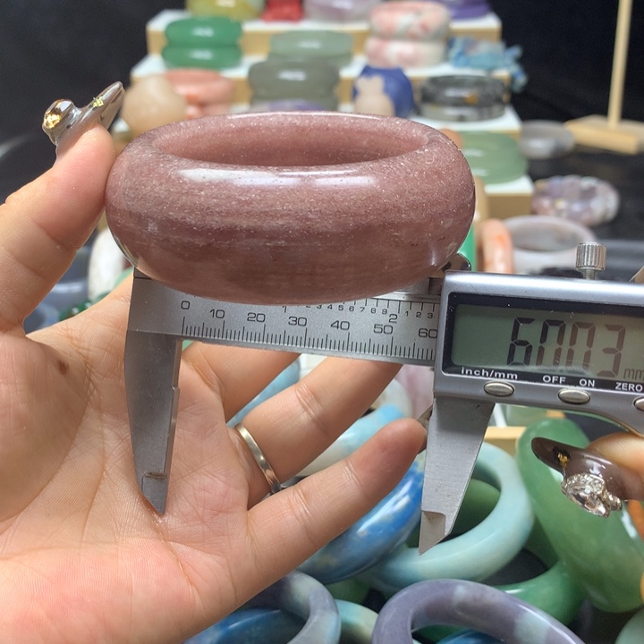 未镶嵌手镯石英质玉