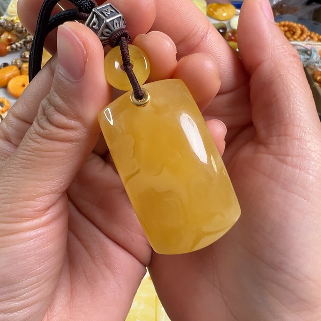 蜜蜡裸石未镶嵌蜜蜡