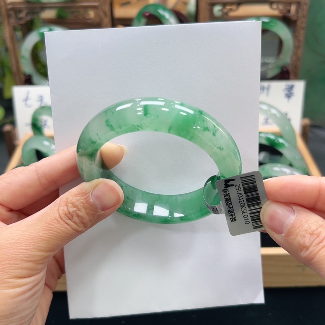 小***神石英质玉未镶嵌手镯➕佳佳5657