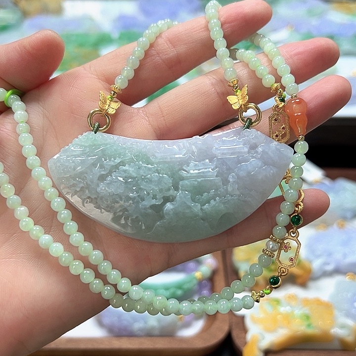 翡翠未镶嵌颈饰吊坠