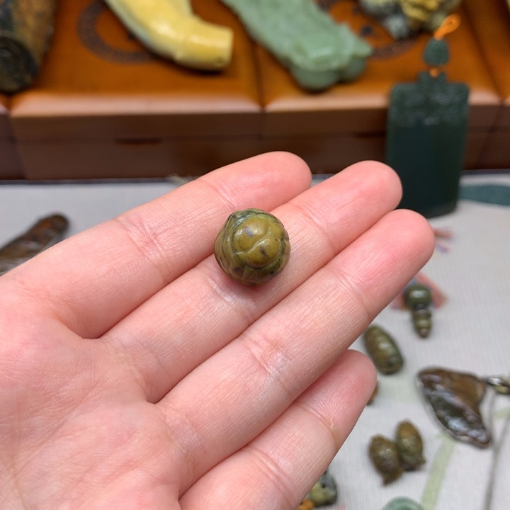 阳***记岫岩河磨玉（透闪石质玉）未镶嵌挂件