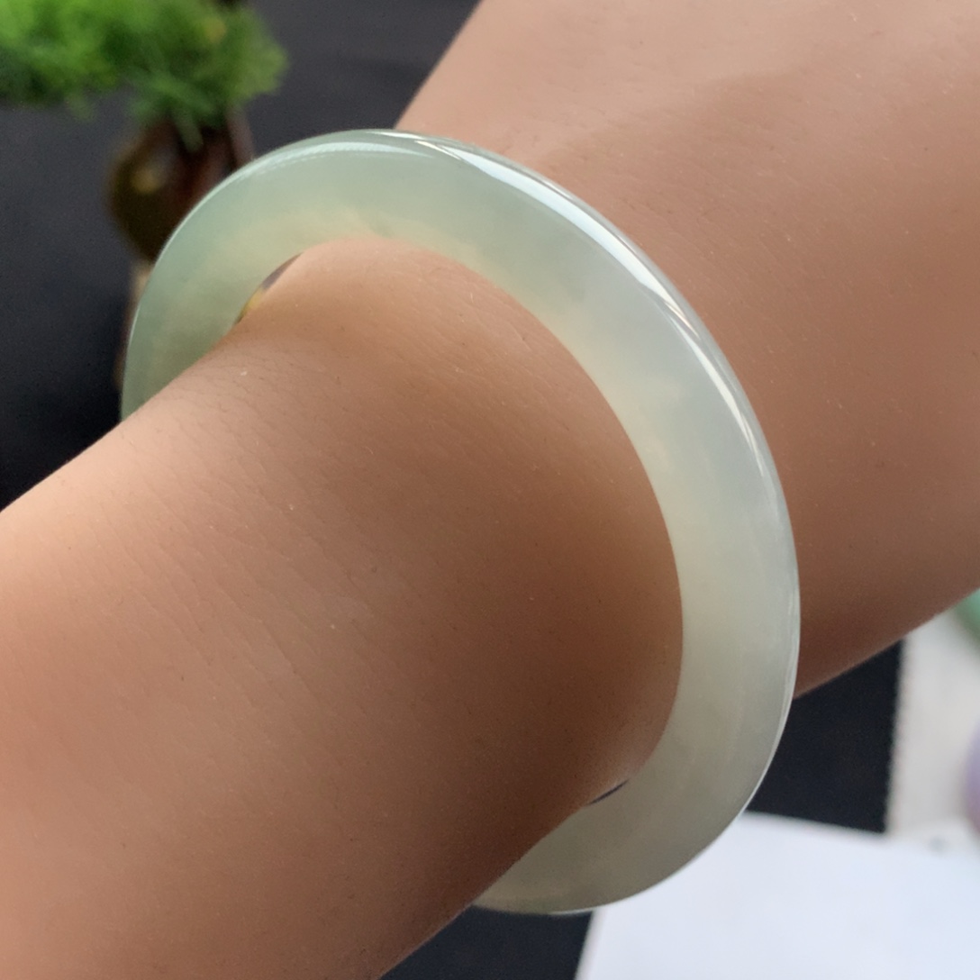 翡翠未镶嵌手镯8号52圆