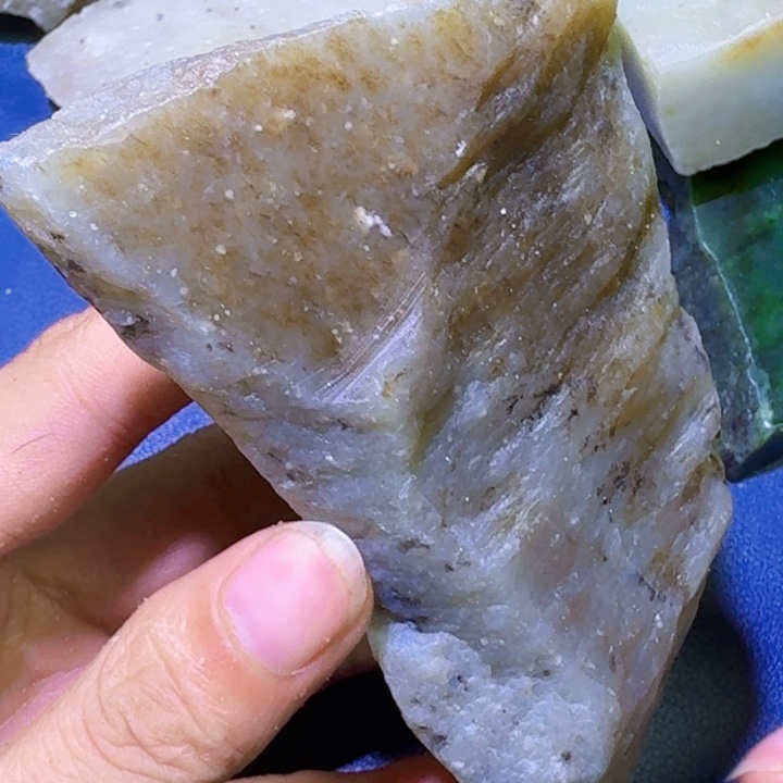 和田玉未镶嵌珠宝半成品