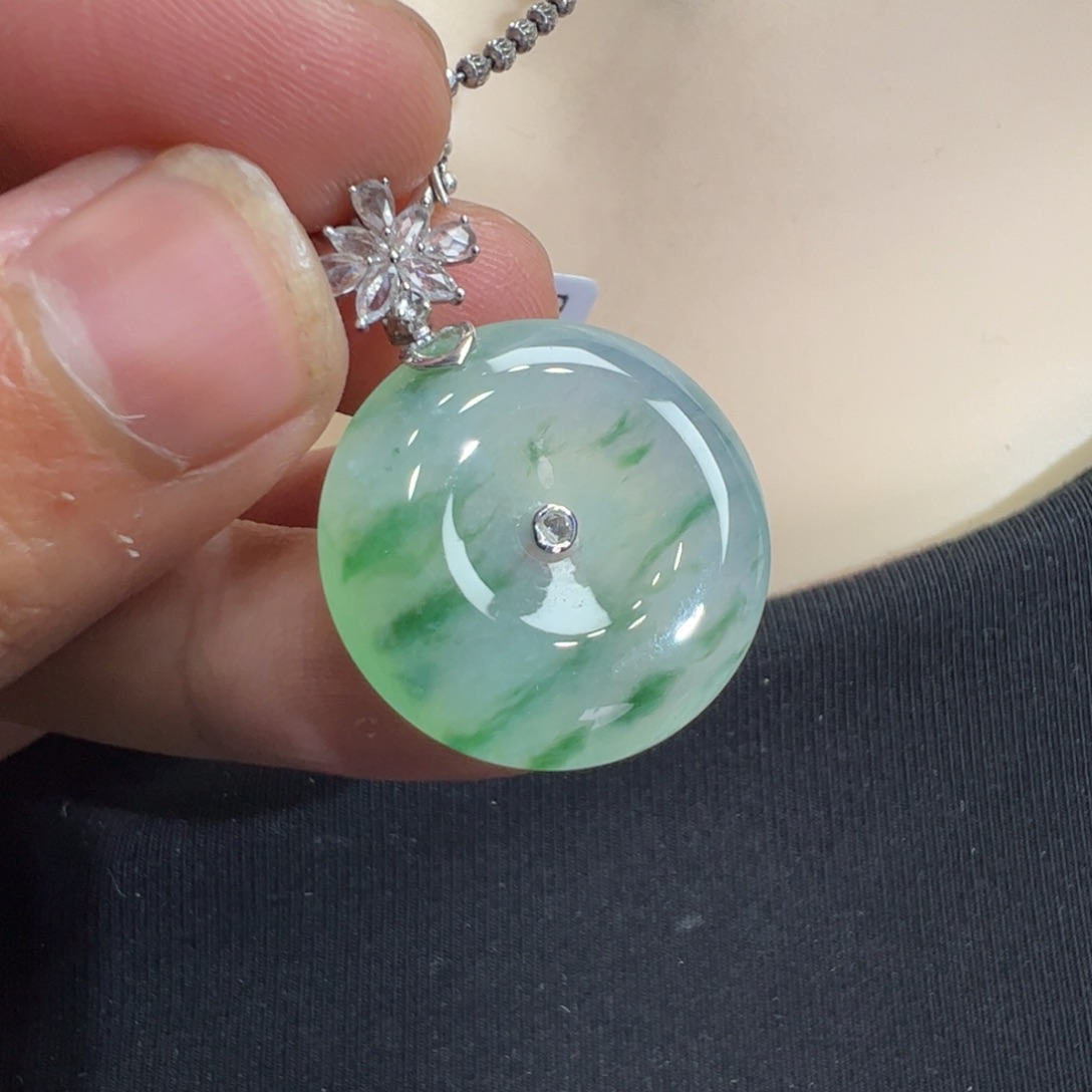 翡翠吊坠(不含链)18K金镶嵌