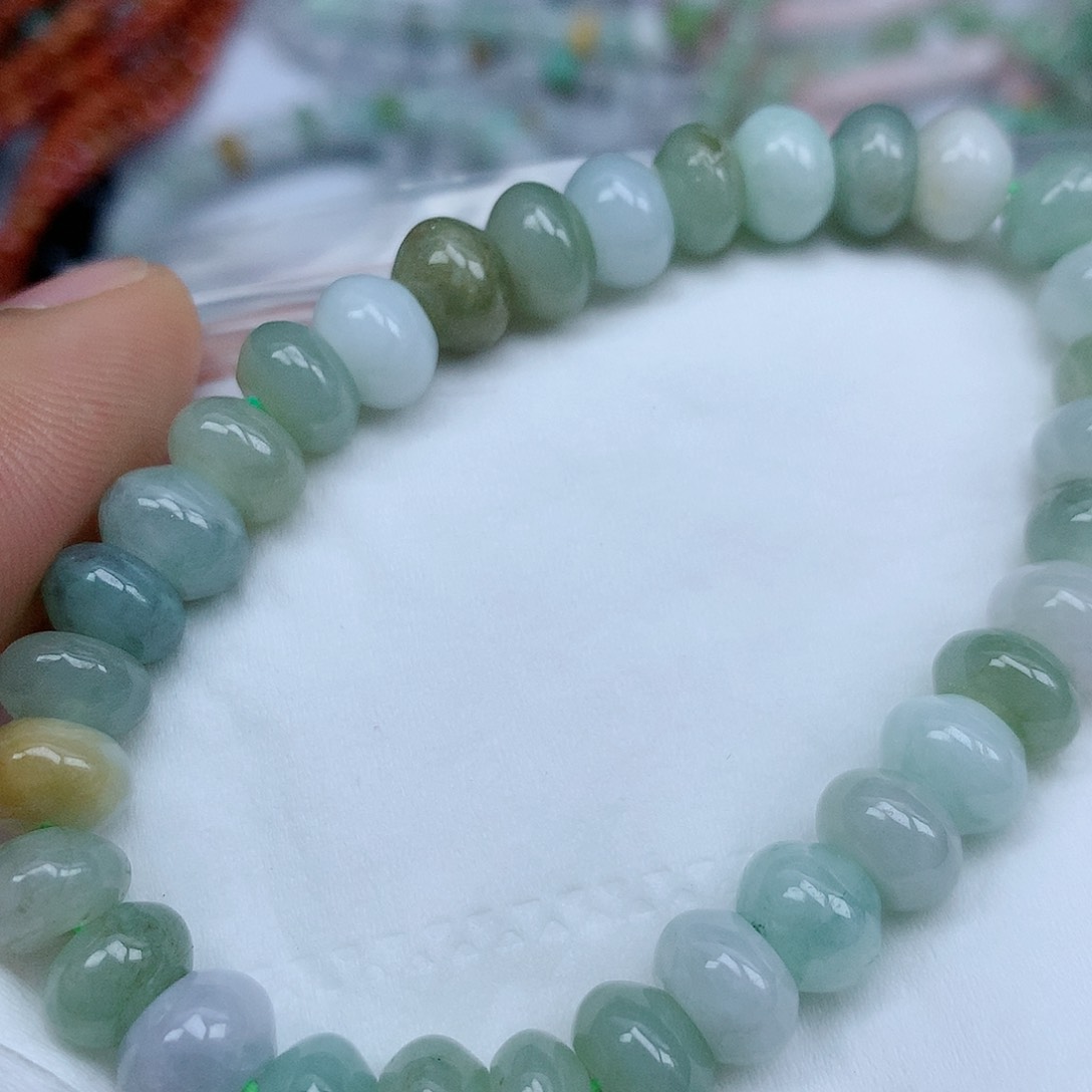 翡翠颈饰未镶嵌珠子