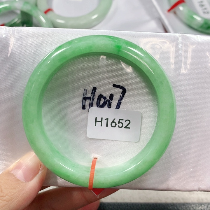 翡翠手镯未镶嵌天然翡翠手镯53