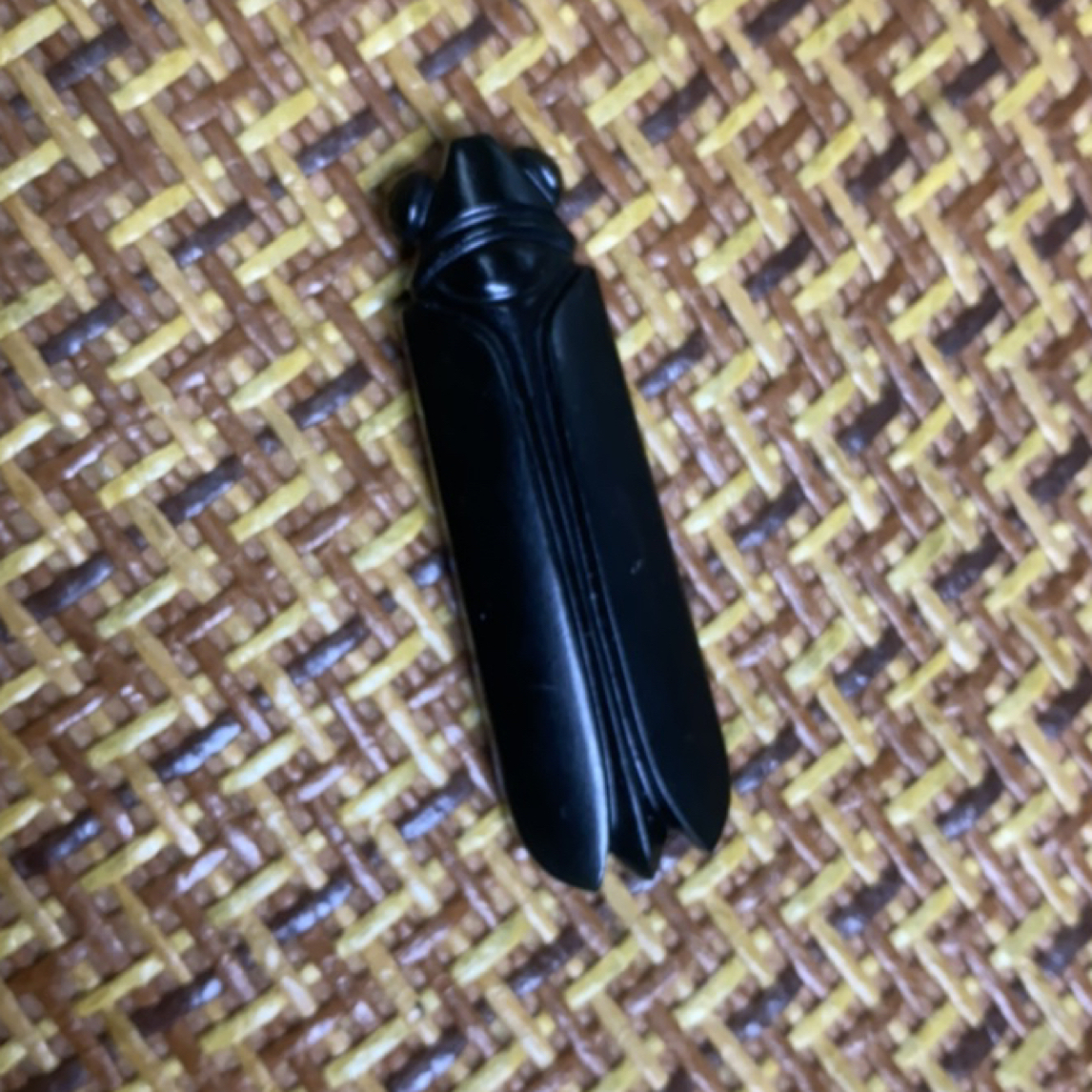 精品新疆和田玉孤品特黑黑青婵挂件