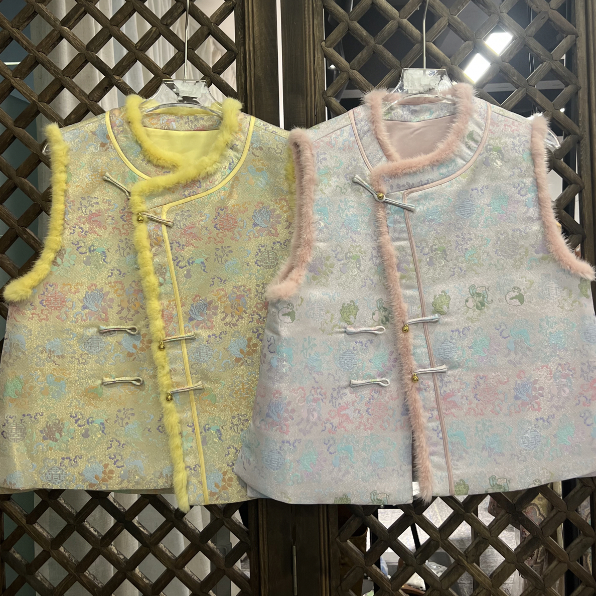 小花家古钱三多夹棉宋锦毛毛马甲