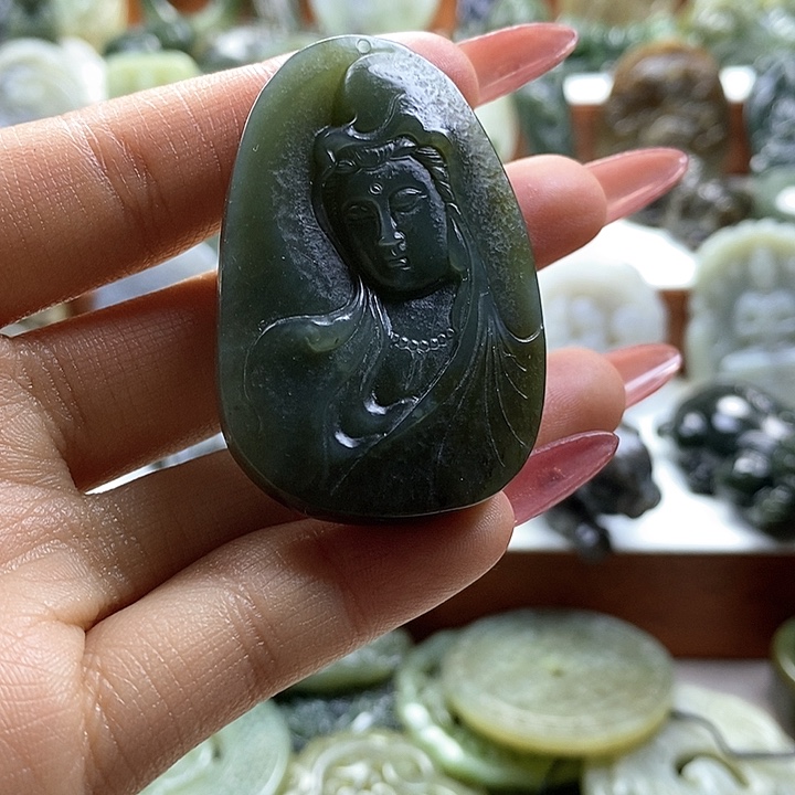 和田玉颈饰未镶嵌