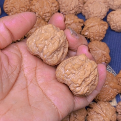 【闪购商品】文玩核桃吊坠看**闹哇哇37