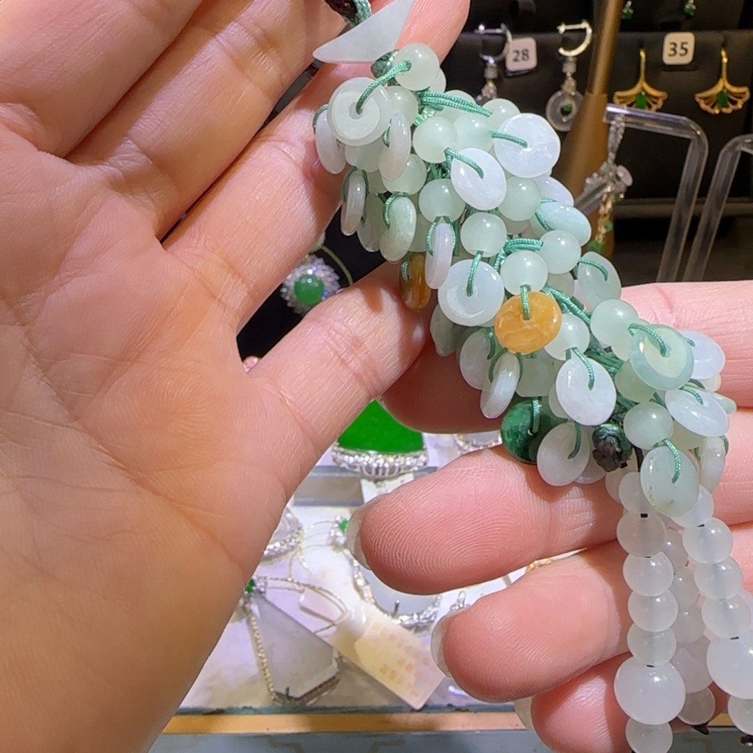 颈饰未镶嵌翡翠吊坠