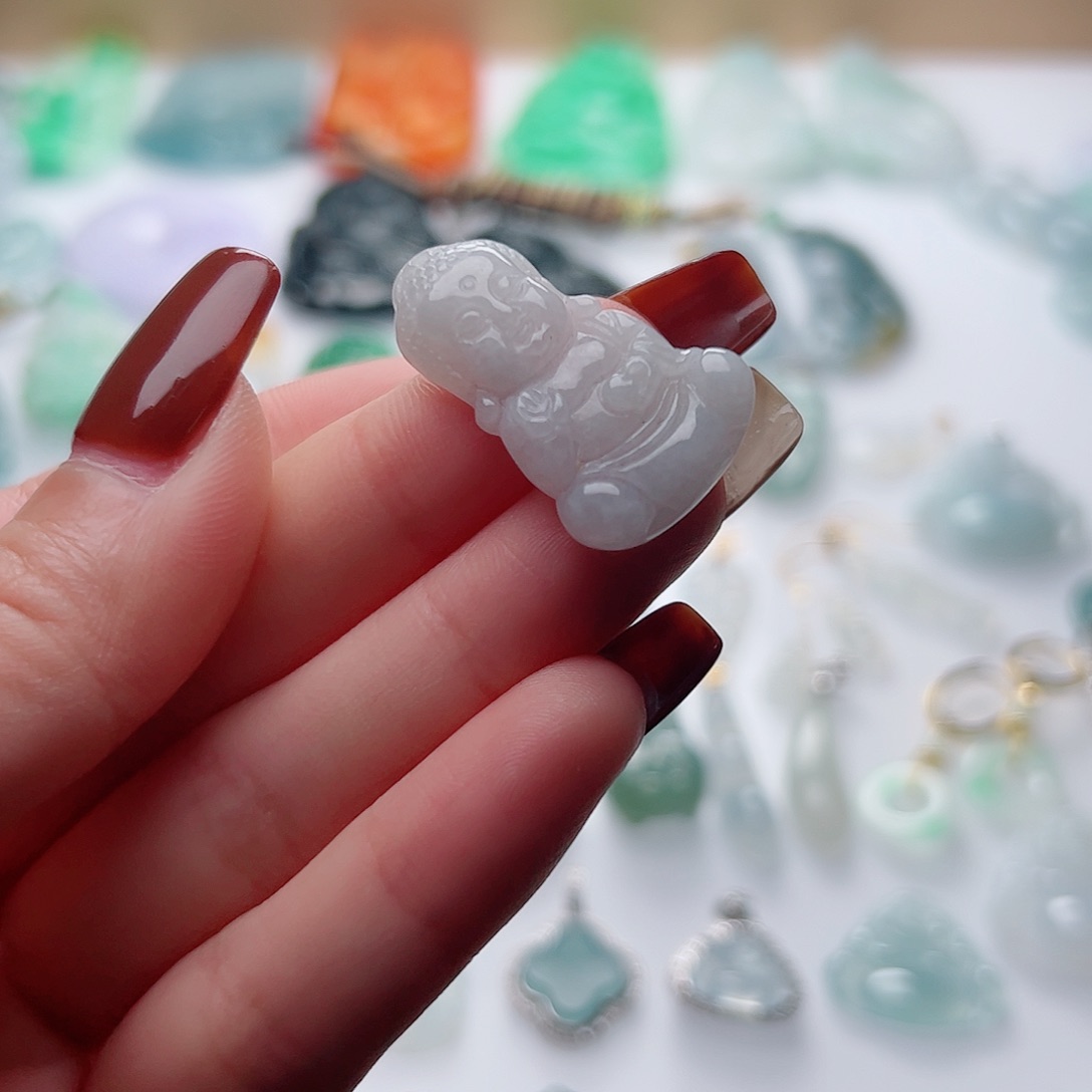 翡翠颈饰未镶嵌翡翠吊坠