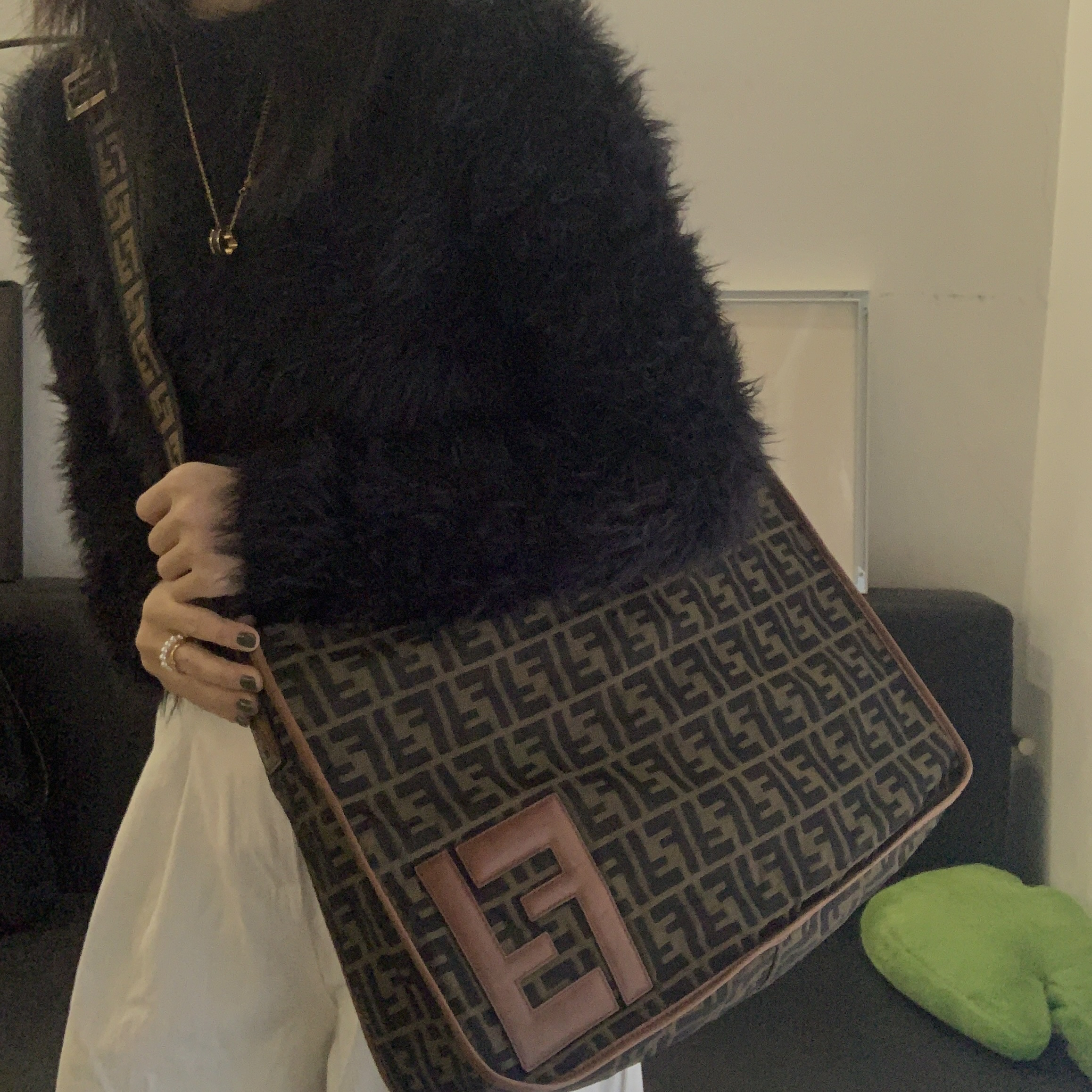 95新 FENDI/芬迪 0老花帆布机场邮差包斜挎包