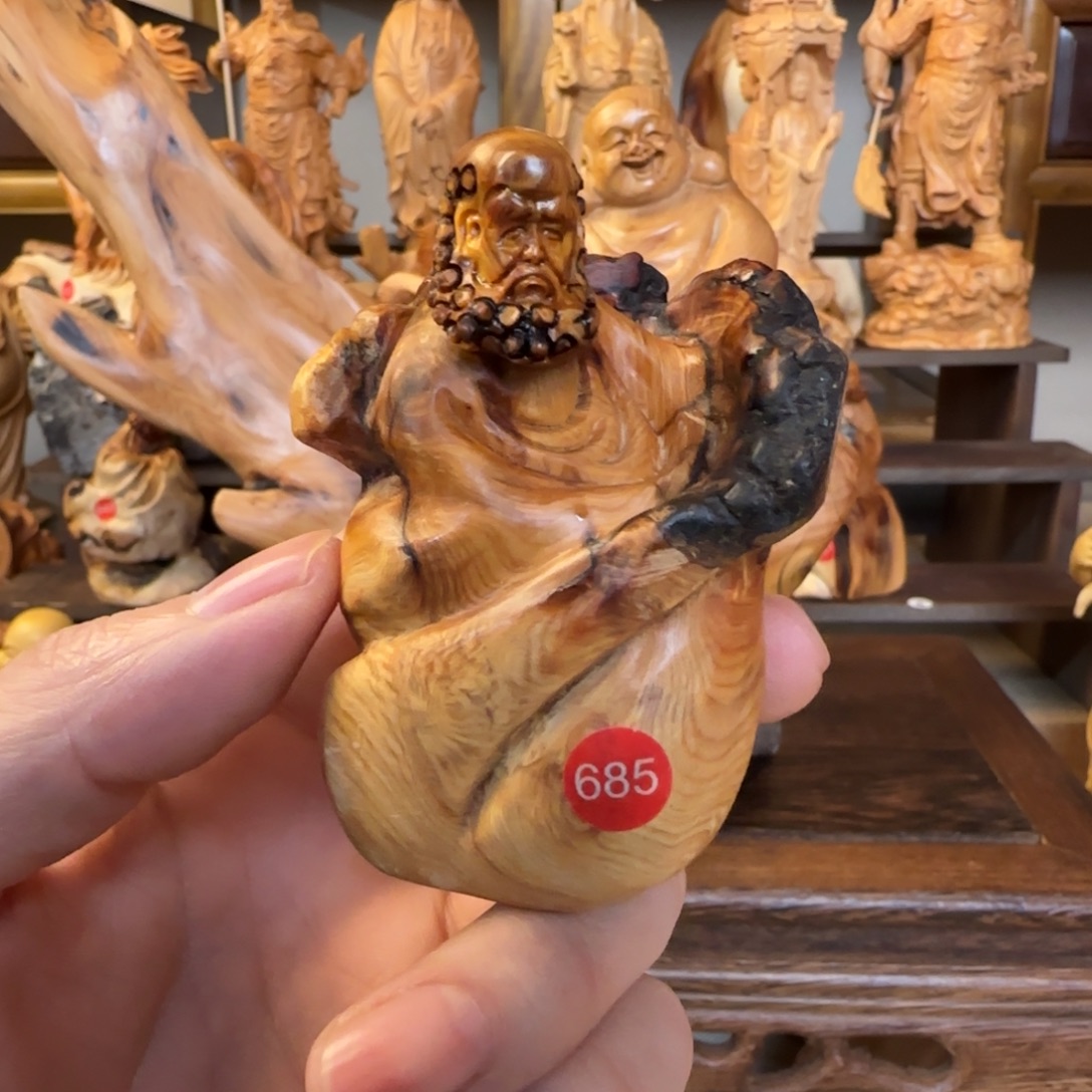 崖柏小木匠艺雕一物一拍