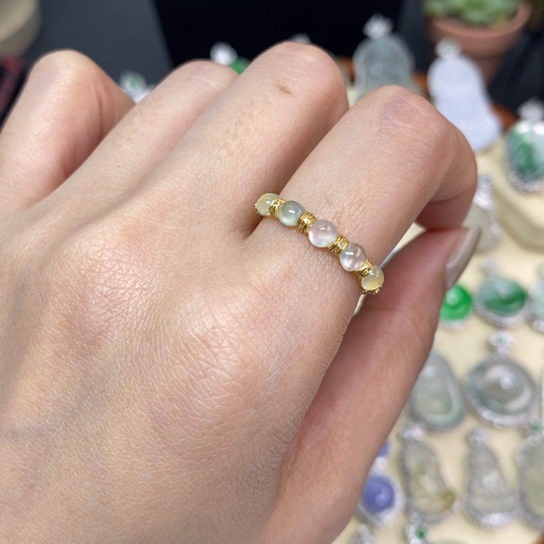 翡翠颈饰18K金镶嵌A货翡翠