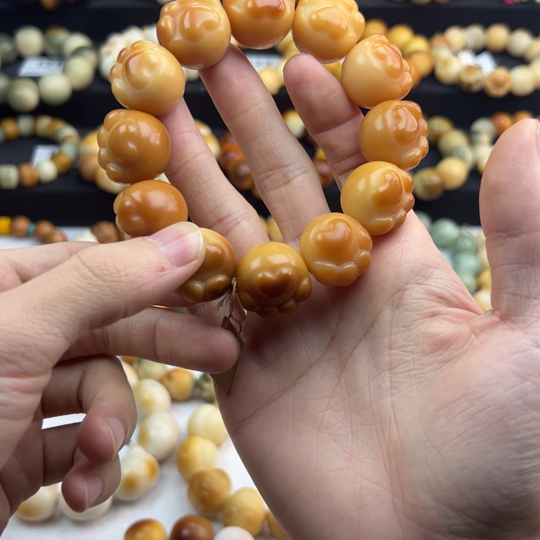 白玉菩提手串微瑕