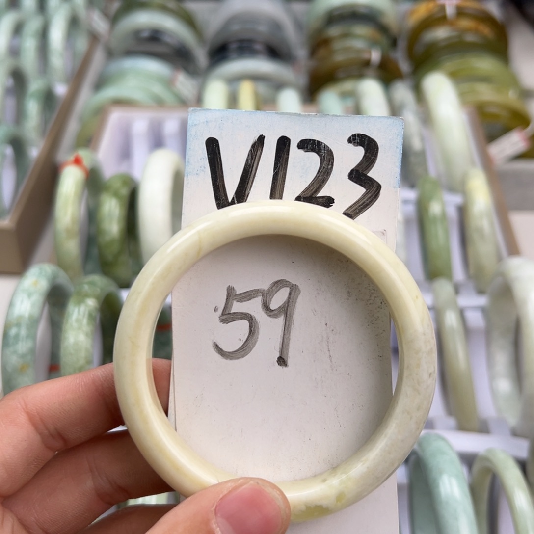 岫玉手镯未镶嵌天然岫玉微瑕