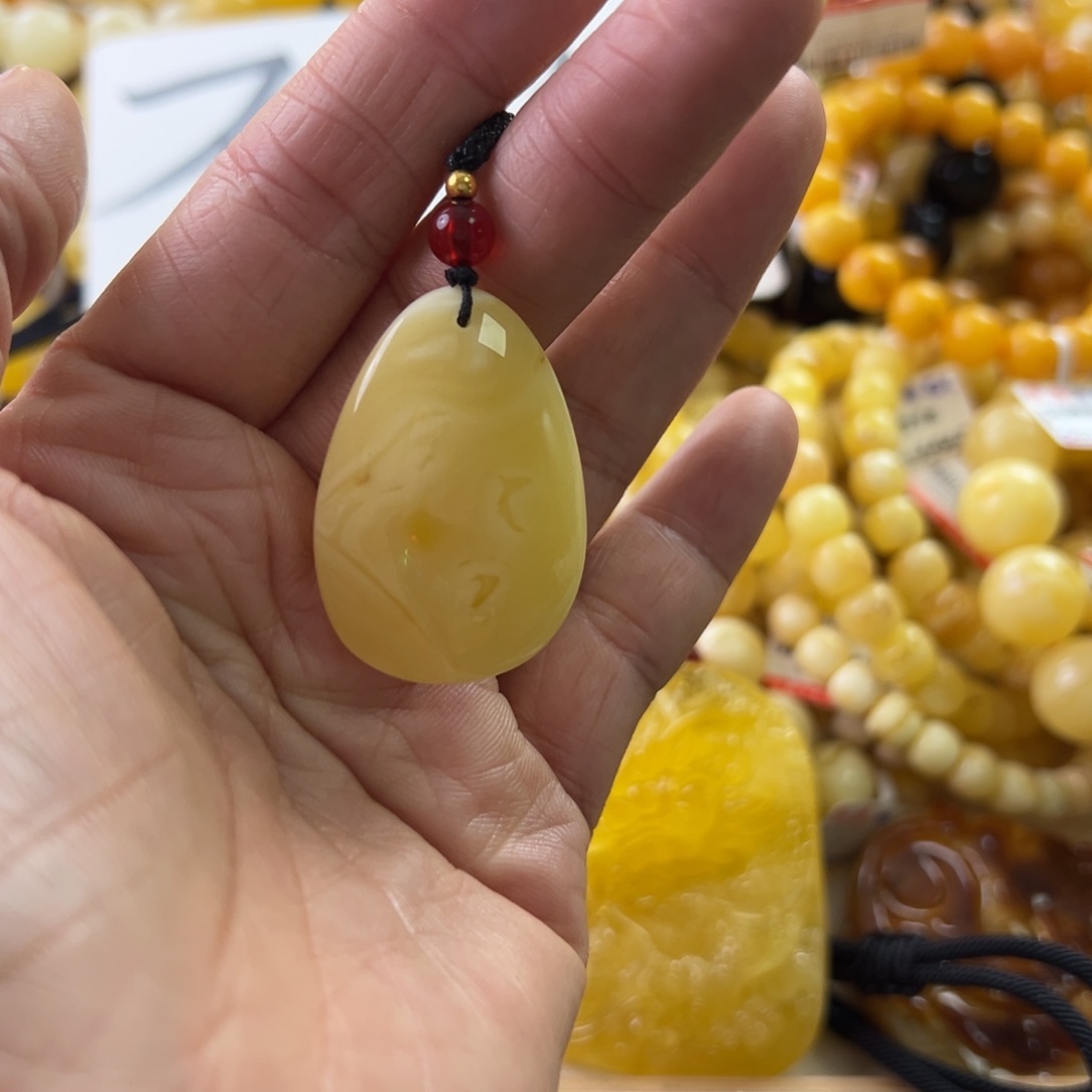 琥珀珠宝奇石未镶嵌