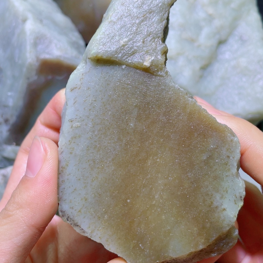 和田玉未镶嵌珠宝半成品