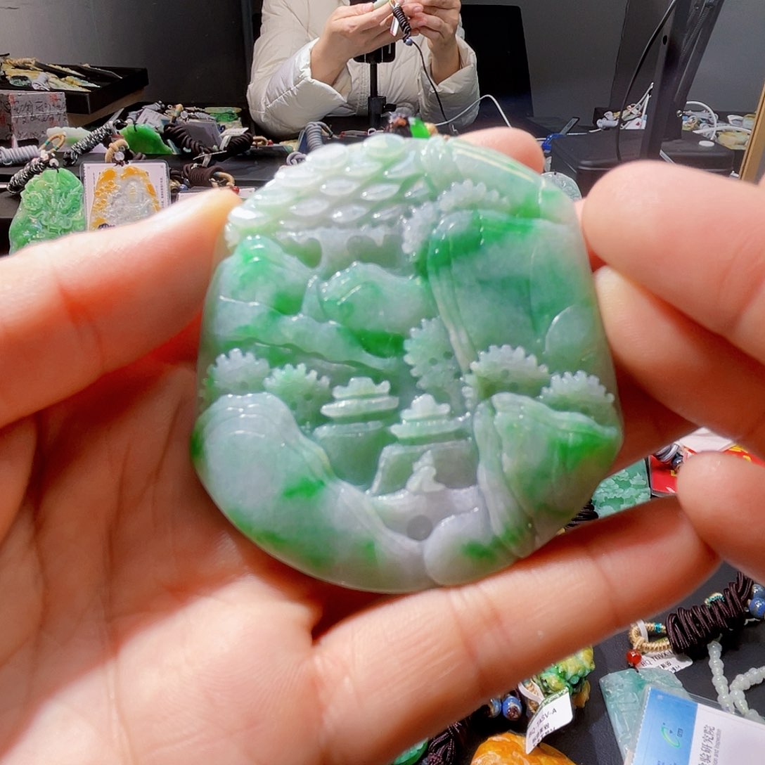 颈饰未镶嵌翡翠一