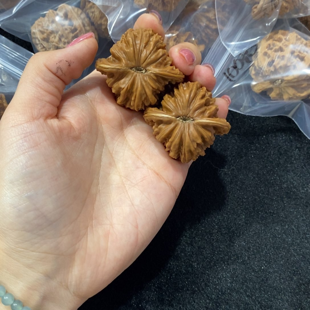 猴头核桃吊坠四座楼60尺寸42