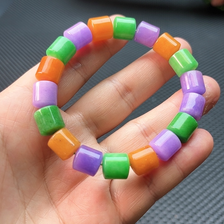 翡翠颈饰未镶嵌啊啊