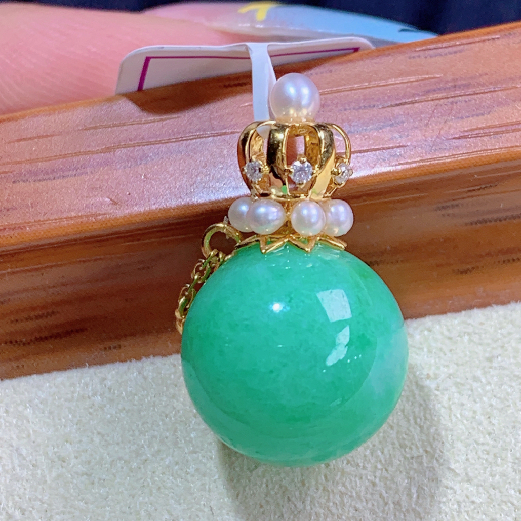 天然缅甸A货翡翠18k金正阳绿圆珠单珠锁骨吊坠j整21.8珠径12.8mm