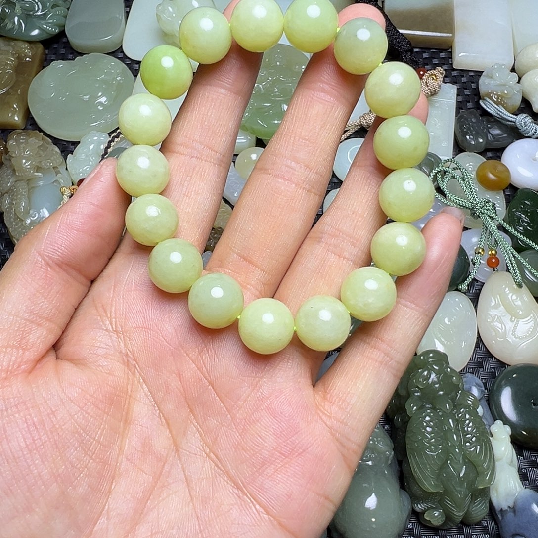 和田玉未镶嵌吊坠(不含链)卡12黄口（微瑕）