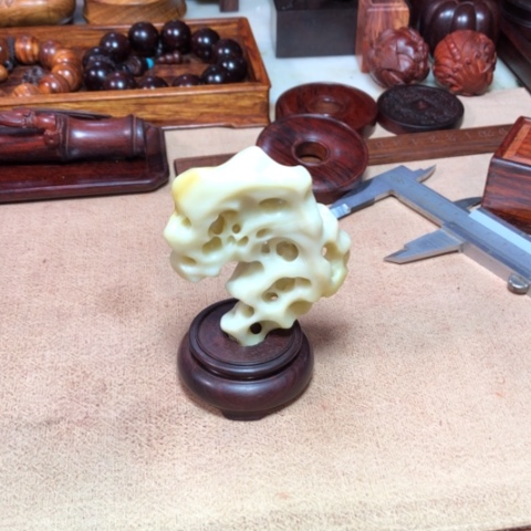 檀香紫檀（小叶紫檀）山子