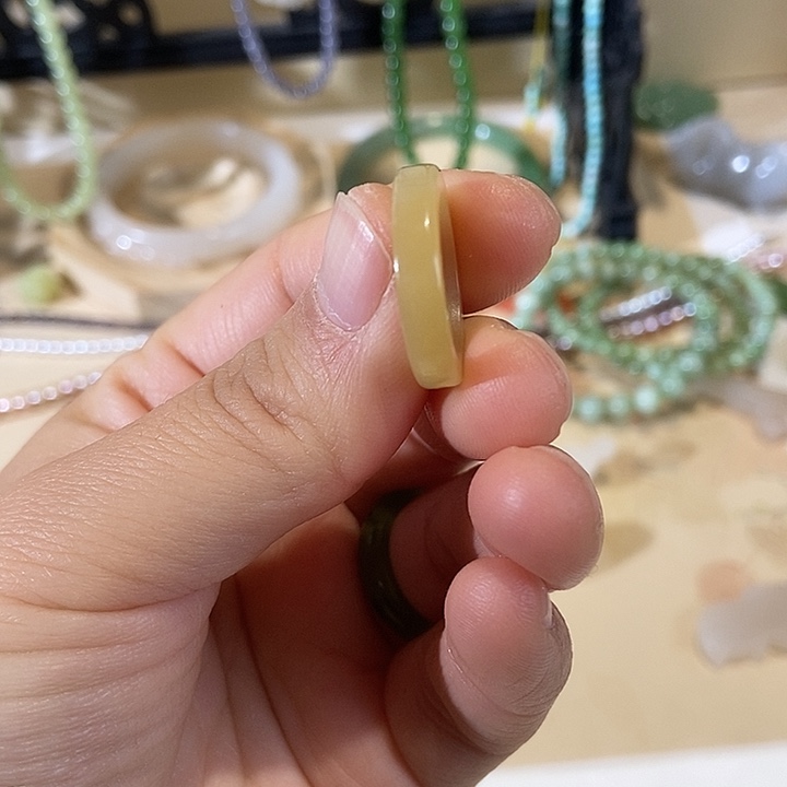 南红玛瑙合金挂件这个