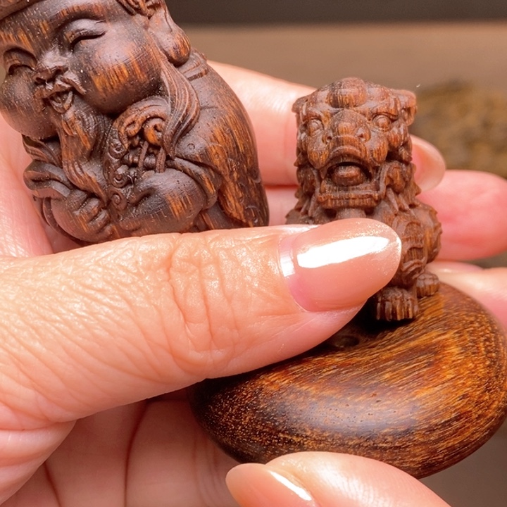 沉香木手串白棋财神➕黄棋麒麟➕富森红土平安扣