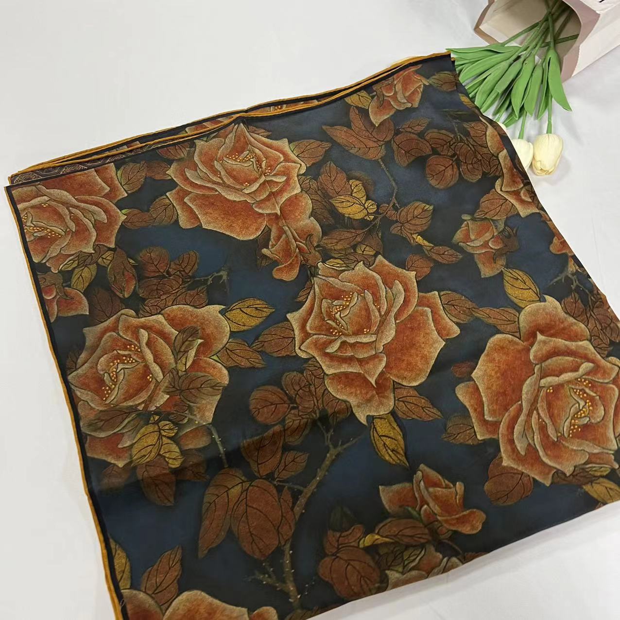 110重绉方巾-一纸花月 双面异稿106cm丝巾