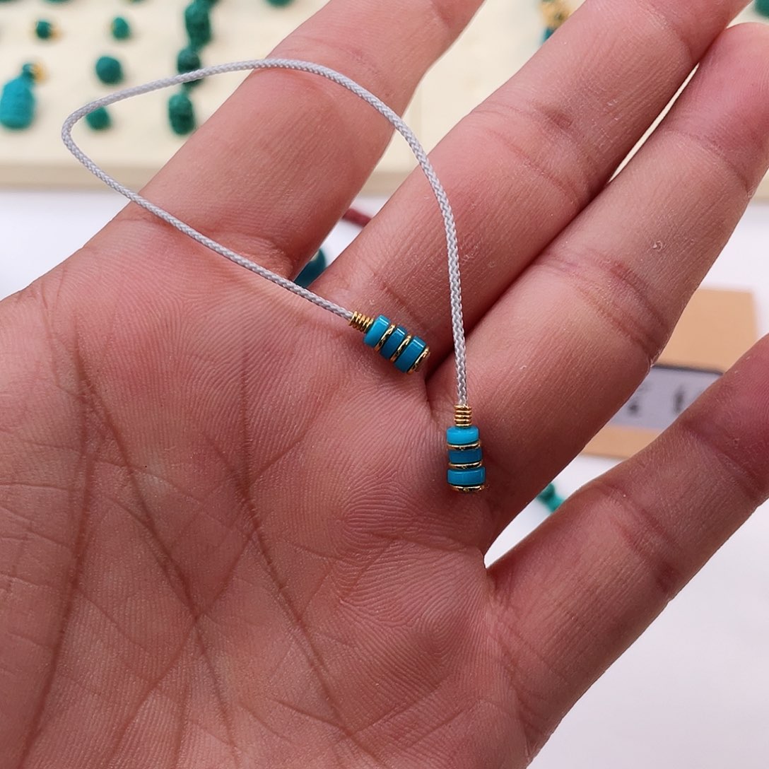 绿松石颈饰未镶嵌