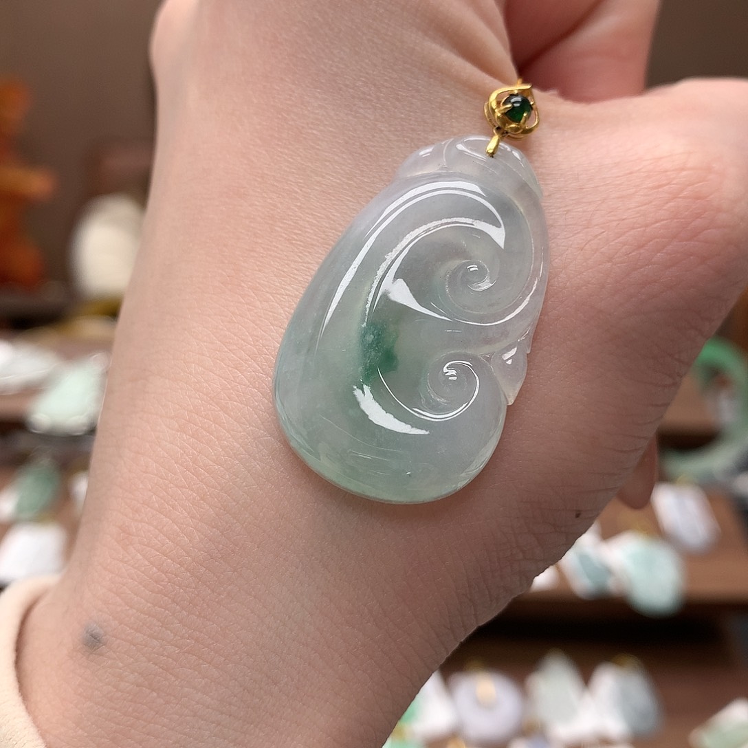 翡翠吊坠(不含链)18K金镶嵌