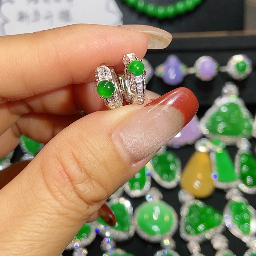 【闪购商品】翡翠耳饰未镶嵌天然翡翠