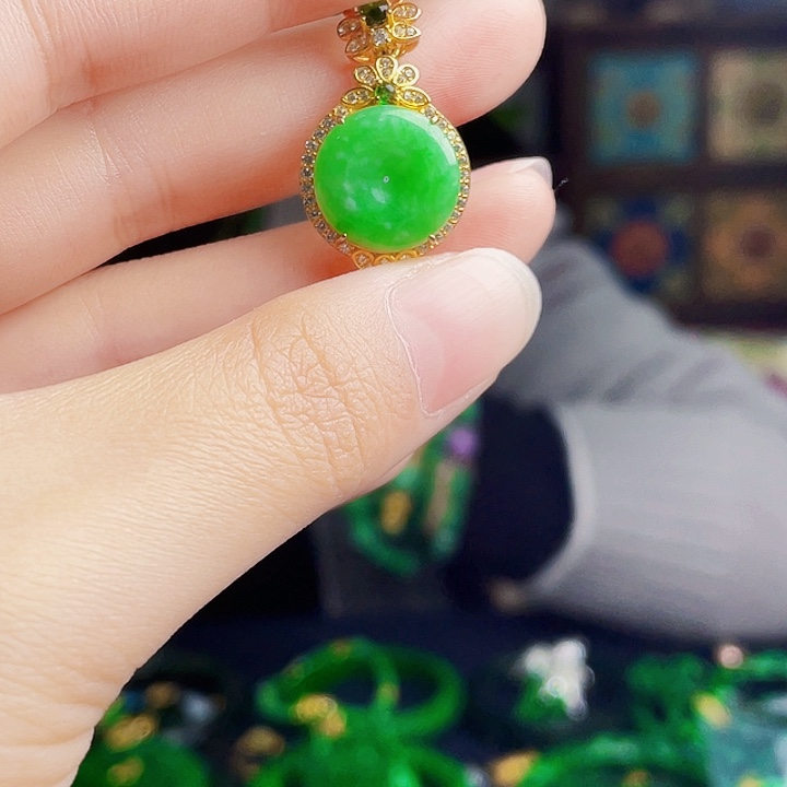 翡翠银S925镶嵌颈饰多样性