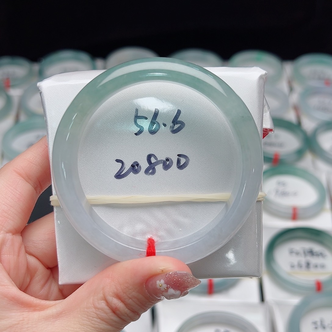 翡翠手镯未镶嵌天然