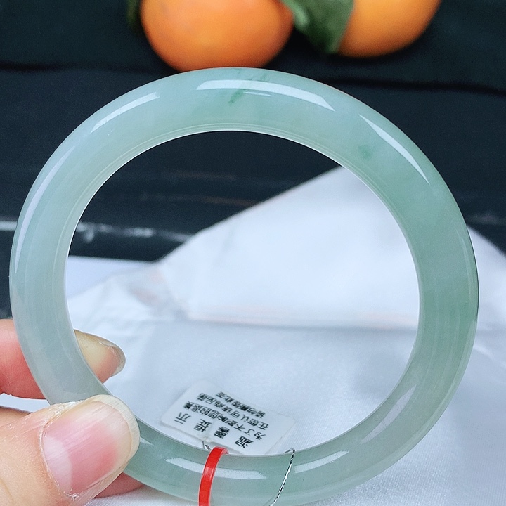 翡翠手镯未镶嵌57圈