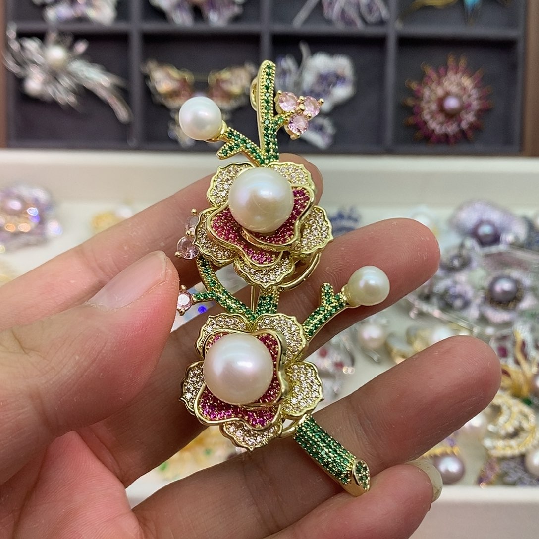 合金胸针淡水珍珠高定